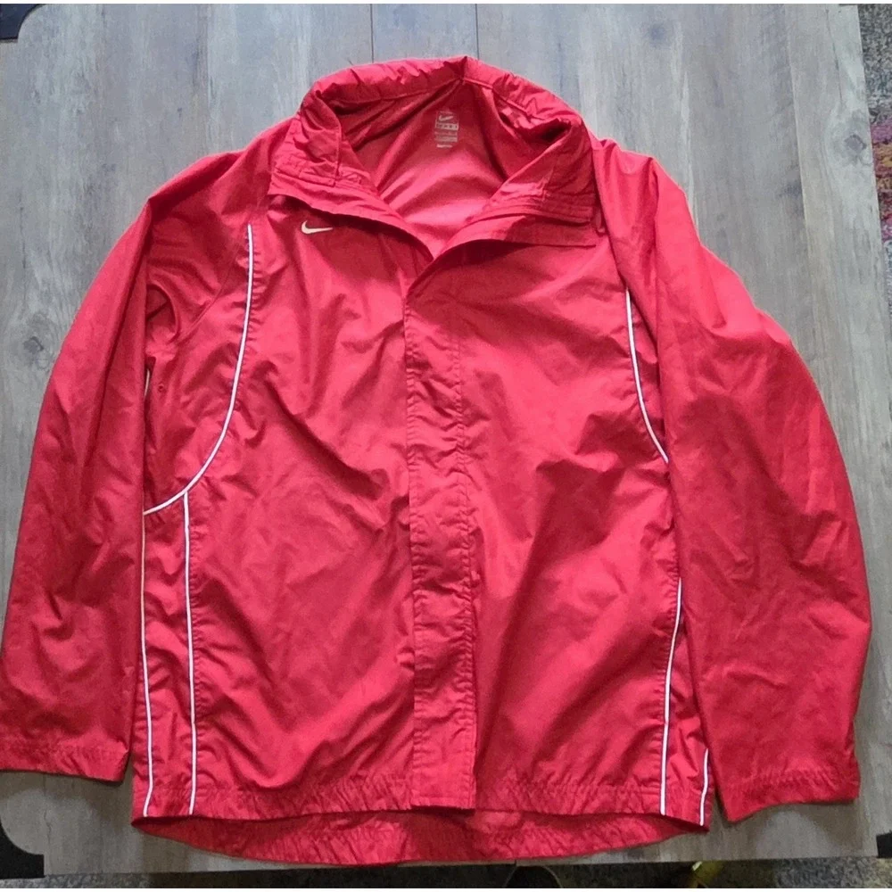 Nike Team Fit Dry Red Windbreaker Jacket Vintage Y2K With Roll Down Hood Men L